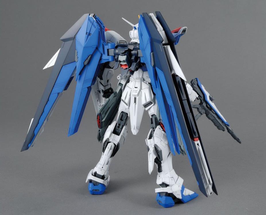 MG 1/100 Freedom Gundam (Ver 2.0)